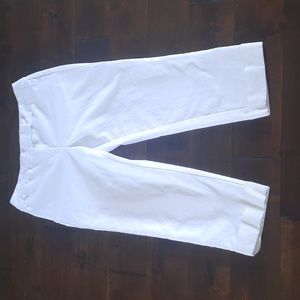 Ann Taylor White Signature Cuffed Capris size 6
